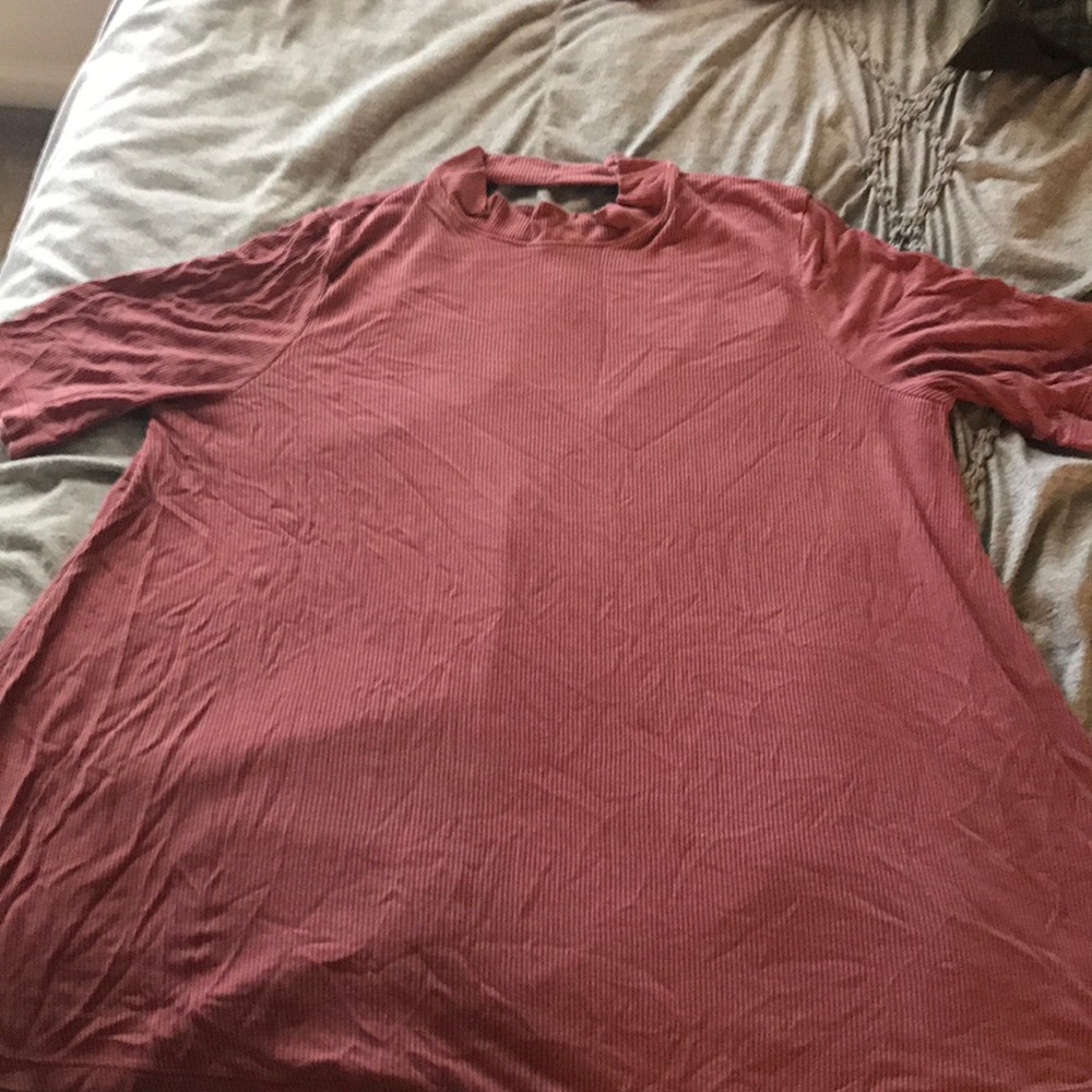 Mauve colored short sleeve